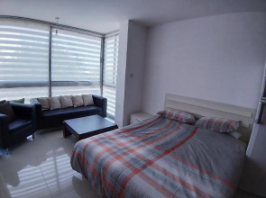 Central Girne Studio Flat with Rooftop Pool