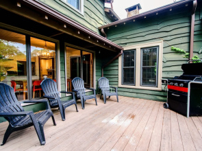 Spacious 6BR Compound w Fire Pit 15 Min to Town