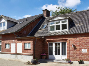 Noeraa Gamle Skole Bed & Breakfast
