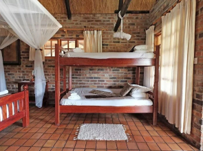 Antelope Park Safari Lodge