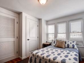 Recently Renovated LBI Apt w/ Deck on Beach Block!