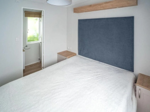 Nice Home in Heinkenzand With Wifi and 2 Bedrooms