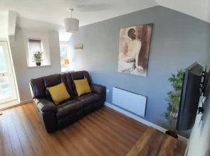 Seaview-petsok-patio-1br