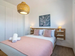 Harmonia 2-BR Apt W Pool in Livadia