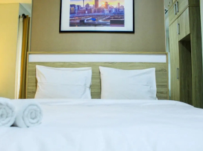 Modern and Comfortable Studio Springwood Apartment
