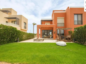 Luxurious 3br Lakefront Town-House (Tawila)