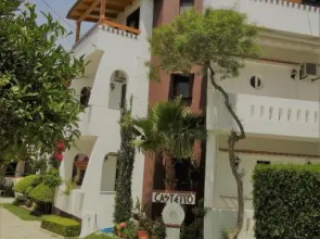 Castello Apartments & Studios