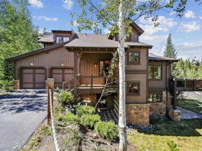 Spacious, Pet-friendly 4 Bedroom Vacation Rental in Breckenridge