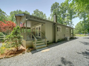 Dog-friendly Cottage w/ Deck in National Forest!
