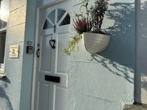 The Slipway Suite, Fowey Harbour & Parking 1 Min