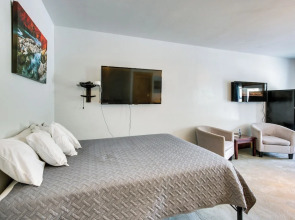 Central Lava Hot Springs Studio w/ Deck & Views!