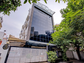 Collection O 83511 Skyry Residency