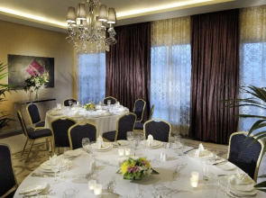 Отель Ramada by Wyndham Downtown Dubai