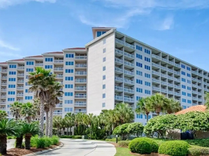 Tops'l 1008 Lockoff 3 Bedroom Condo by RedAwning