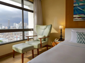 Pinnacle Lumpinee Park Hotel