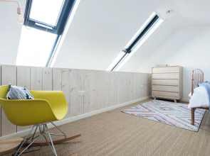 Spectacular 3 Bed Riverside Modern Central Bath Home