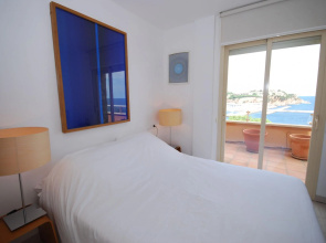 Apartment with joint pool and fantastic sea view