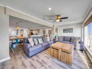 Green Reef #6- Beachfront Bliss