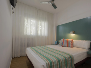 Yomo Hostal BCN Port