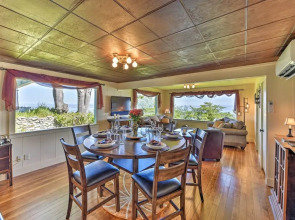 Waterfront Home ~ 6 Mi to Olympic National Park!