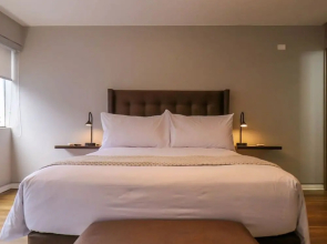 w Elegant 1BR in San Isidro