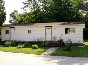 Mindemoya Motel