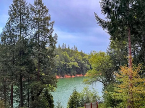 Rollins Lakeside Inn