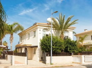 Oceania Paralimni in Paralimni