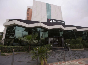 Jardy Hôtel & Suites