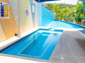 Stunning Sea Views Azura 7 Airlie & Wifi