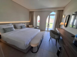 Reef Oasis Beach Resort