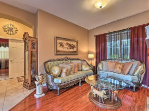 Elegant Valrico Home ~ 15 Mi to Downtown Tampa!