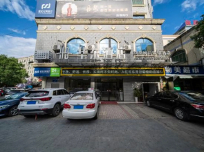 Huadong Hotel