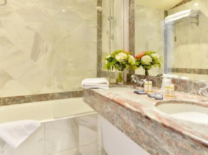 Hôtel Suites Unic Renoir Saint Germain