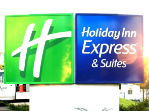 Holiday Inn Express & Suites Youngstown West - Austintown by IHG