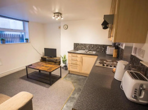 Flat 1, 4 Warden Rd