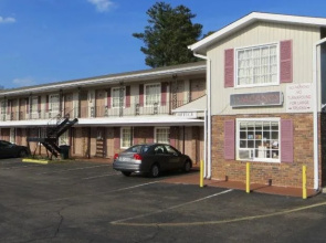 Pine Crest Motor Lodge