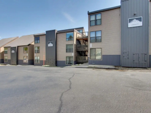 Modern Mountain-view Condo at Big Sky Resort!