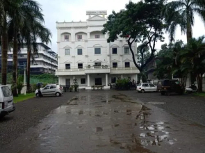 Hotel Narendra Central
