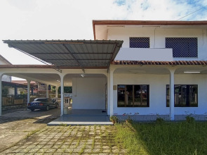 OYO HOME 90241 Villa Home Sibu