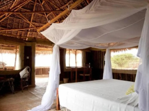 Kizingo Beach Eco Lodge