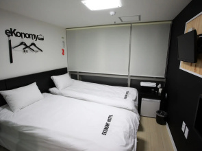 Ekonomy Hotel Myeongdong premier
