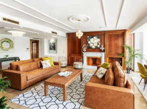 Fabulous 3 Bd Apartment Great Location. Puerta Real