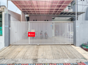 RedDoorz near Surabaya Zoo