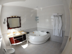 Afrosiyob (Афросиоб)