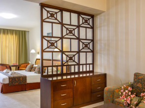 Aquamare Beach Hotel & Spa