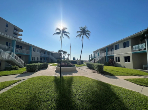 Gulfstream Manor