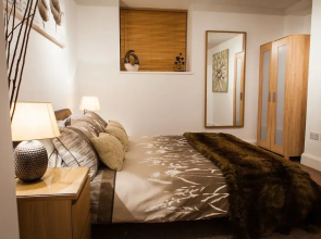 Central Suite - Simple2let Serviced Apartments