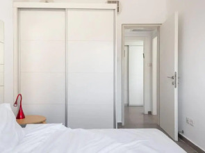 O&O Group - Stunning Sew View 3 BR Apartment Iconic Tower