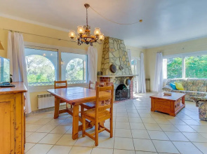 Villa With Pool and air Conditioning